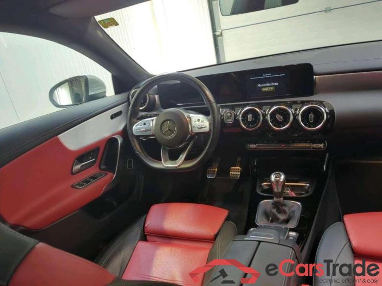 MERCEDES-BENZ CLA-klasse Shooting Brake 200 #3