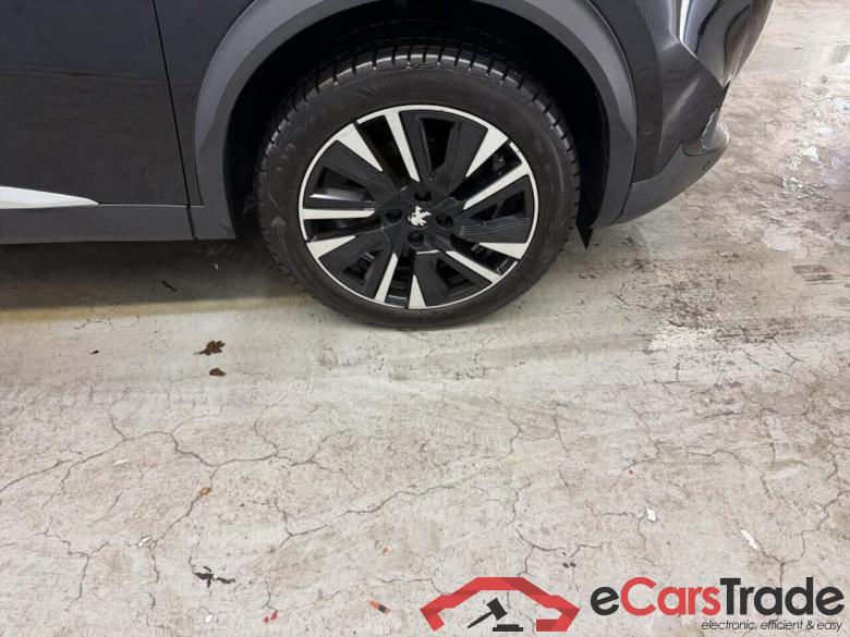 PEUGEOT 2008 1.2 PureTech GT #4