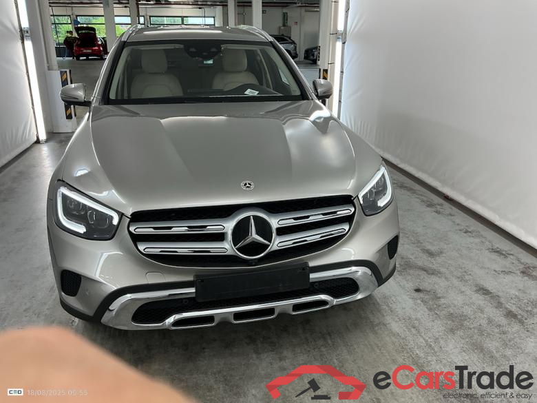 MERCEDES-BENZ GLC 2.0 GLC 300 DE 4MATIC 4WD AUTO