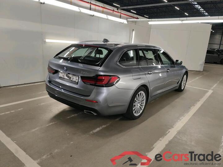 BMW 5 Reeks Touring 5 Reeks Touring 530e Auto (PHEV) 215kW/292pk  5D/P Auto-8 #4