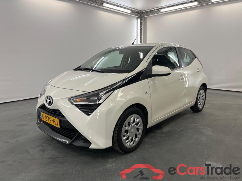 TOYOTA Aygo 1.0 VVT-i x-play #1