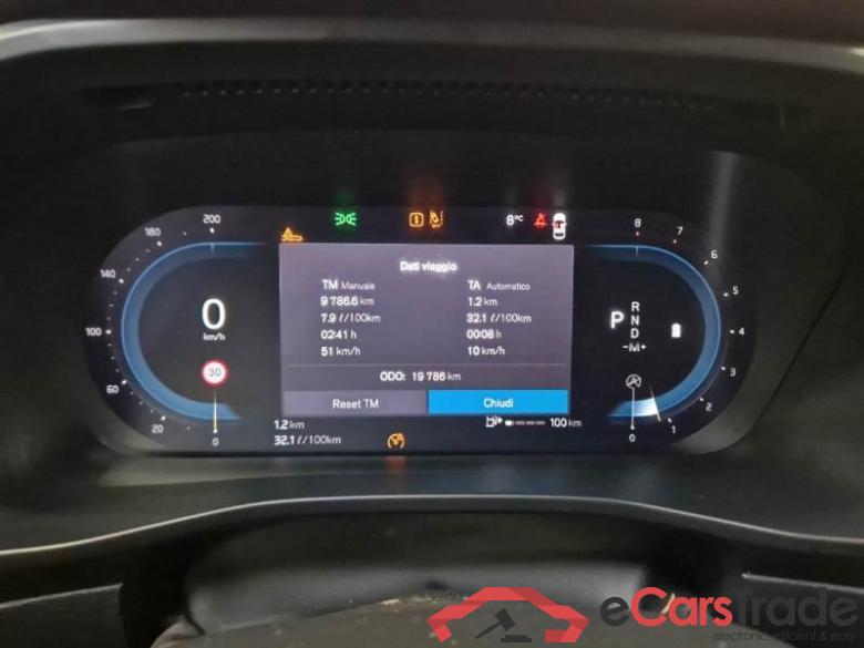 VOLVO XC40 / 2021 / 5P / SUV B3 AUTOMATICO PLUS DARK #4