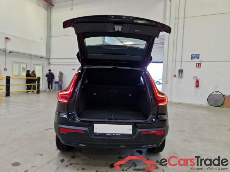 VOLVO XC40 / 2021 / 5P / SUV B3 AUTOMATICO PLUS DARK #5