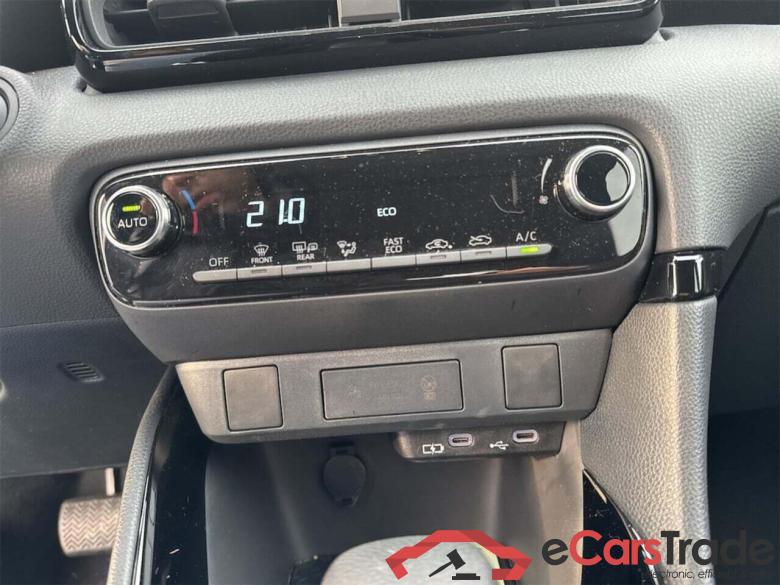 TOYOTA YARIS 1.5 Hybrid 115 First Edition #6