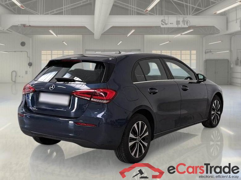 MERCEDES-BENZ CLASSE A / 2018 / 5P / BERLINA A 250 E EQ-POWER AUTO BUSINESS EXTRA #2