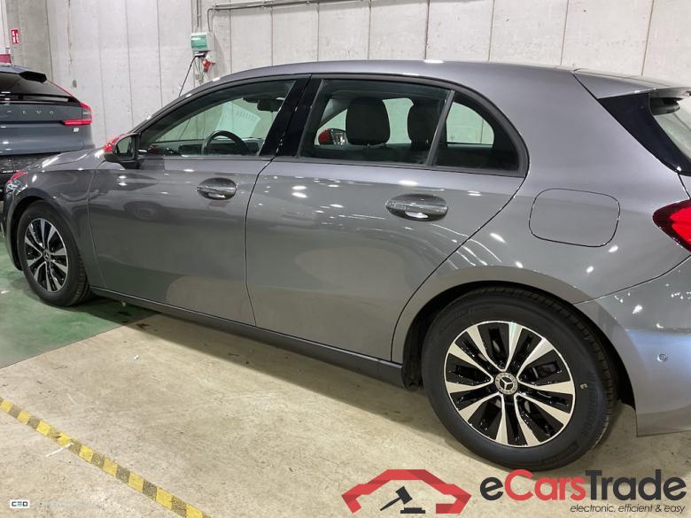 MERCEDES-BENZ A-CLASS 1.3 A 180 ESSENTIAL LINE DCT #3