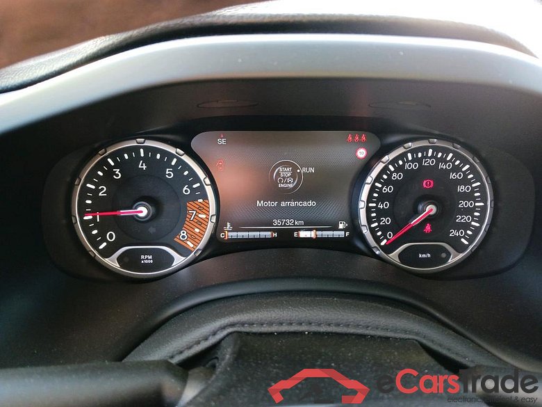 JEEP Renegade / 2014 / 5P / todoterreno Limited 1.0G 88kW (120CV) 4x2 (AC) #4