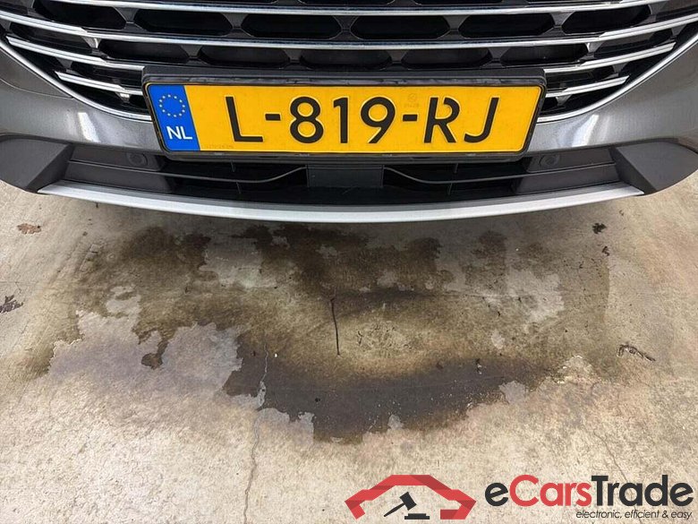 FORD KUGA 2.5 PHEV Titanium X #4