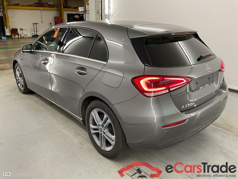MERCEDES-BENZ CLASSE A (W177) A 250 e PHEV Advantage #3