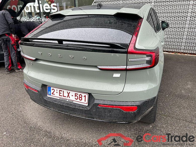 VOLVO C40 82 kWh Recharge Extended Range Plus #2