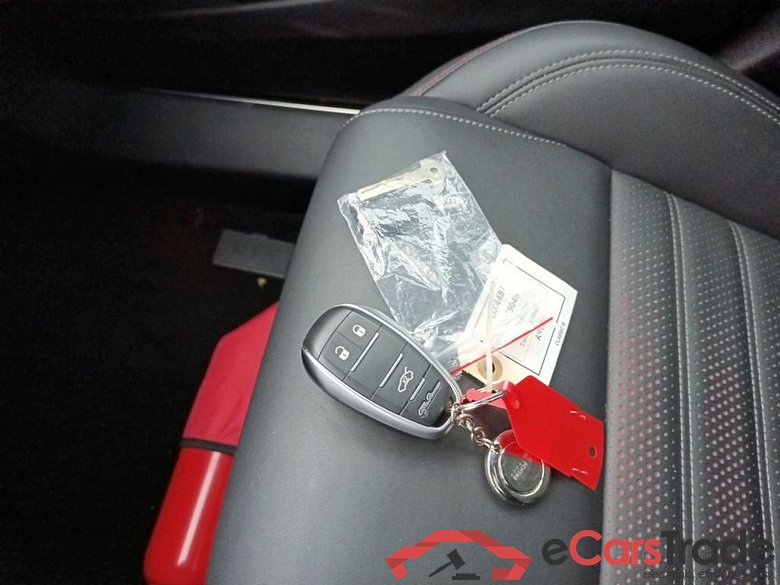 Alfa Romeo Tonale 1.5 160 MHEV Tributo Italiano FWD 5d #4