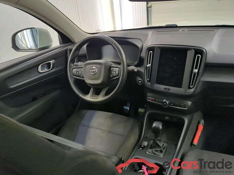 VOLVO XC40 1.5 T2 Moment. Core #3