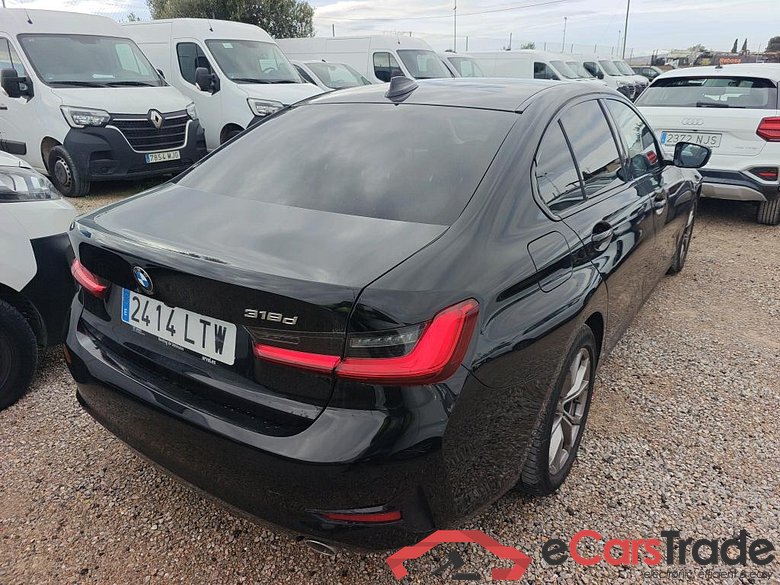 BMW Serie 3 / 2018 / 4P / sedán 318d Auto. #2