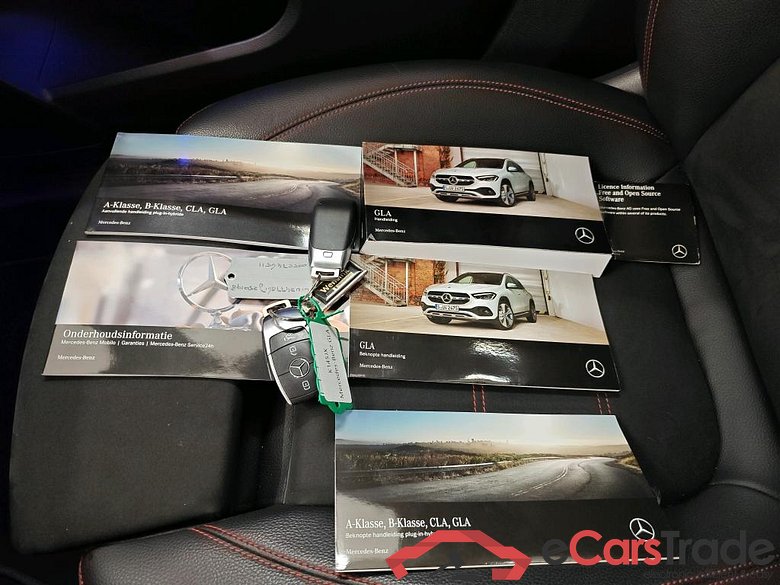 Mercedes-Benz GLA GLA 250 e DCT Business Sol AMG Limited 5d + Pano #4