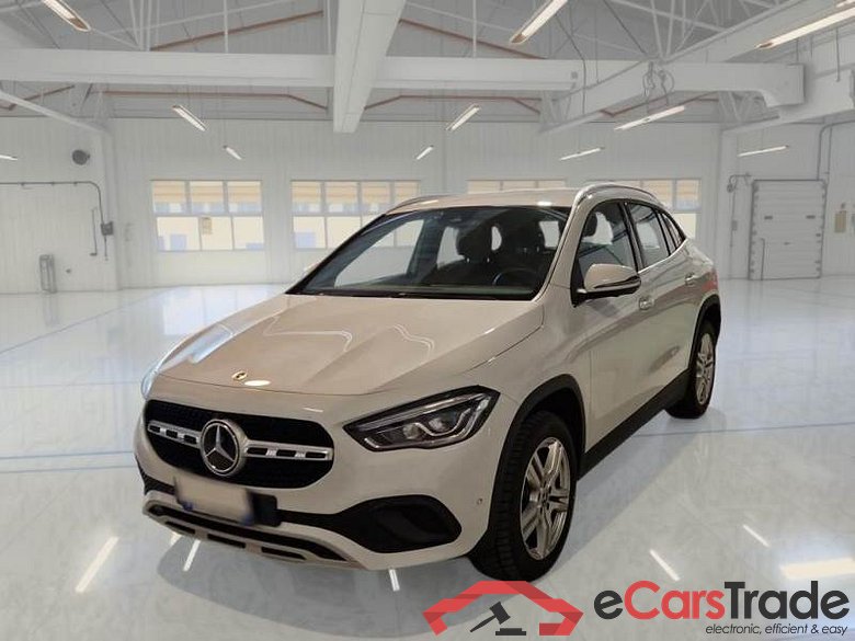 MERCEDES-BENZ GLA / 2020 / 5P / CROSSOVER GLA 250 E PLUG-IN HYBRID AUTO BUS EXTRA #1