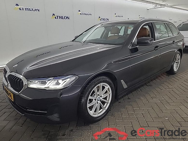 BMW 5-serie Touring 520dA 5D 140kW #1