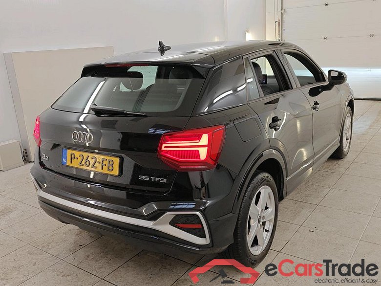 Audi Q2 35 TFSI S tronic S edition 5d #2