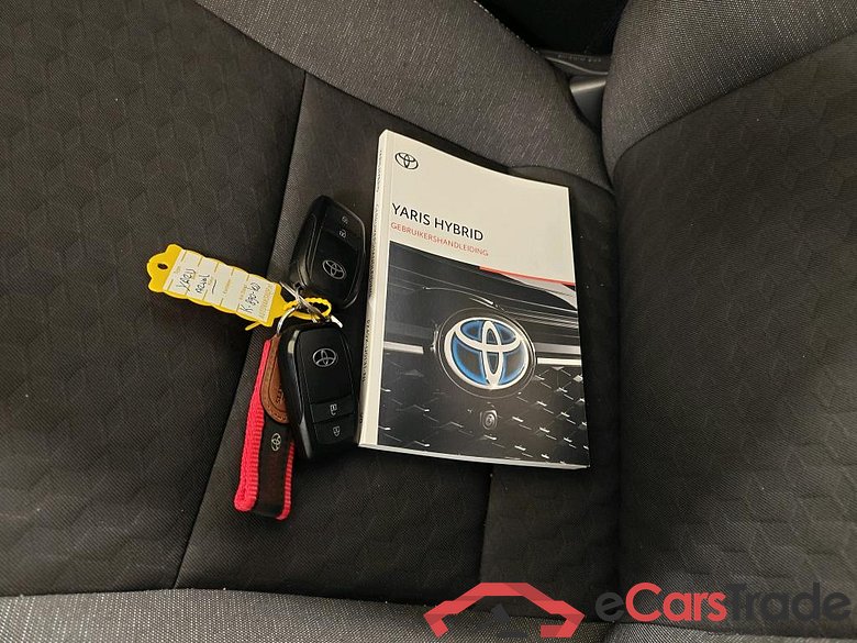Toyota Yaris 1.5 Hybrid Business Plus Automaat 5d #4