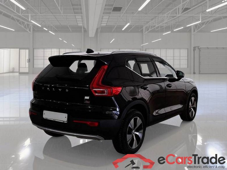 VOLVO XC40 / 2017 / 5P / SUV T4 Plug-in Hybrid auto Rech Inscrip Expr #2