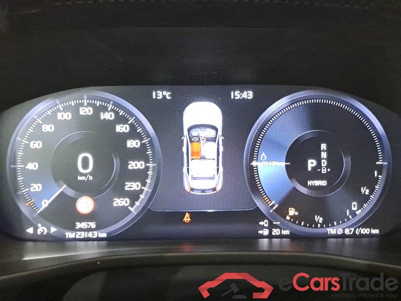 VOLVO XC40 / 2017 / 5P / SUV T4 Plug-in Hybrid auto Rech Inscrip Expr #4