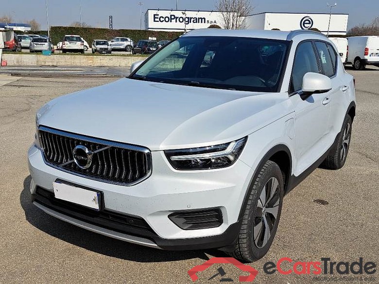 VOLVO XC40 / 2017 / 5P / SUV T4 PLUG-IN HYBRID AUTO RECH INSCRIP EXPR