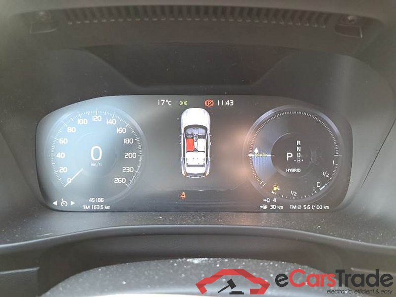 VOLVO XC40 / 2017 / 5P / SUV T4 PLUG-IN HYBRID AUTO RECH INSCRIP EXPR #4