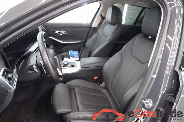 3 Touring 330 e 2.0 215KW AT8 E6d #4
