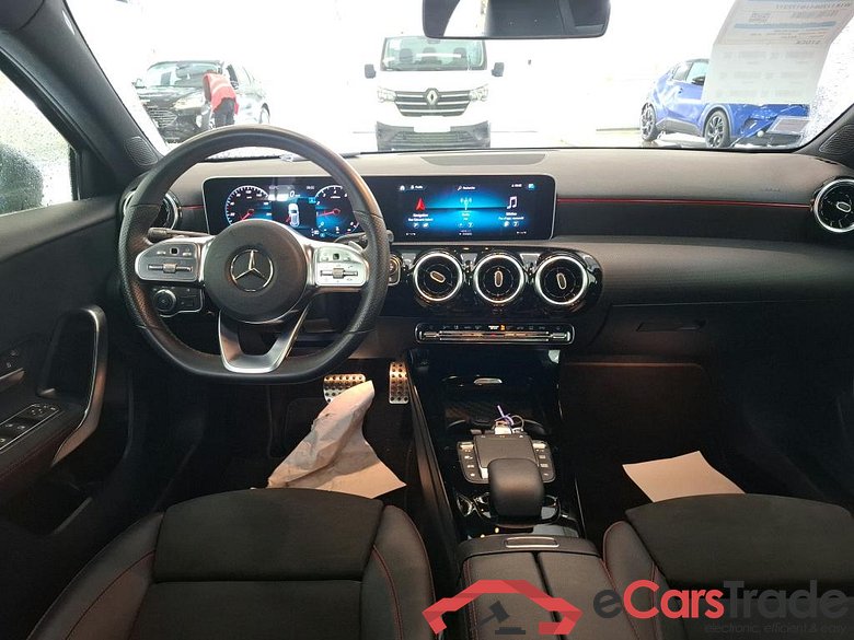 MERCEDES-BENZ Classe A Compact / 2018 / 5P / Berline A 180 AMG Line 7G-DCT #5