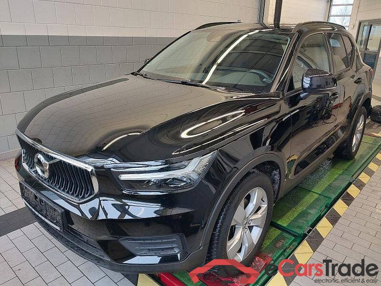 Volvo XC40 (2017->) DE - SUV5 T2 2WD EU6d, Momentum Core (EURO 6d), 2020 - 2022 #1