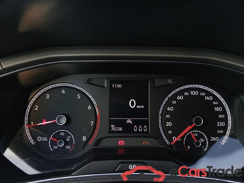 VOLKSWAGEN T-Roc / 2017 / 5P / todoterreno Advance 1.0 TSI 85kW (115CV) (CX) #4