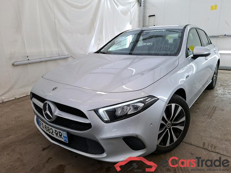 MERCEDES BENZ Classe A Compact 2018 5P Berline A 250 e Business Line 8GDCT #1