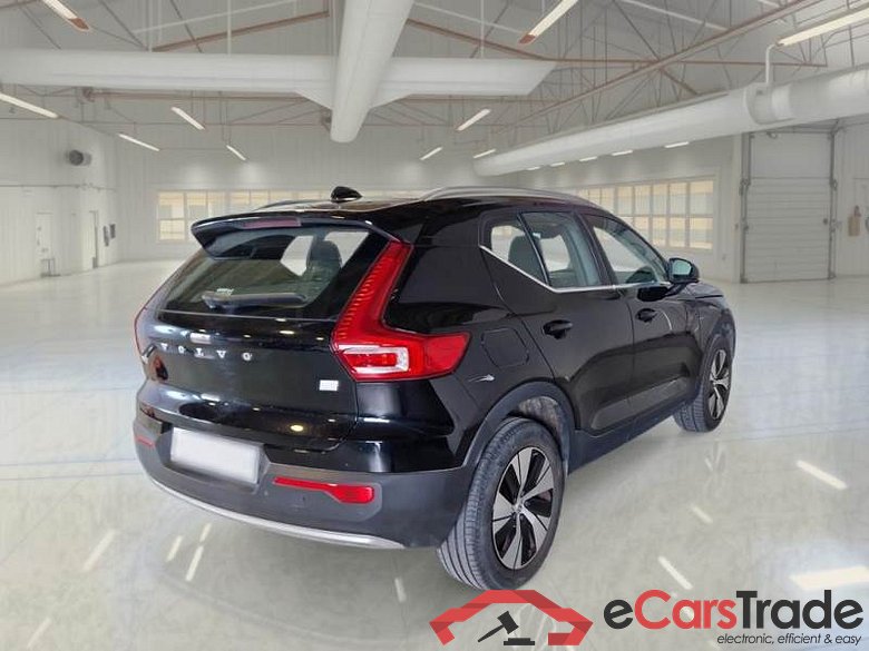 VOLVO XC40 / 2017 / 5P / SUV T4 PLUG-IN HYBRID AUTO RECH INSCRIP EXPR #2