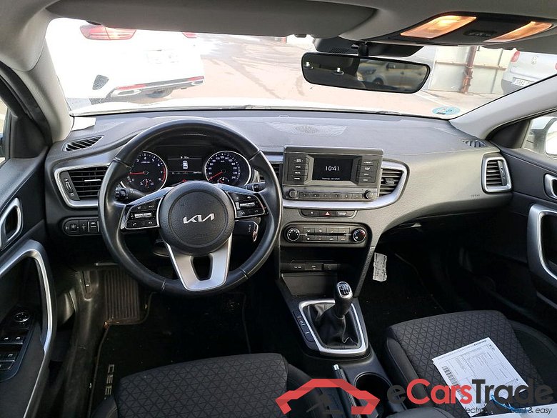 KIA Ceed / 2021 / 5P / berlina con portón 1.0 T-GDi 74kW (100CV) Concept #3