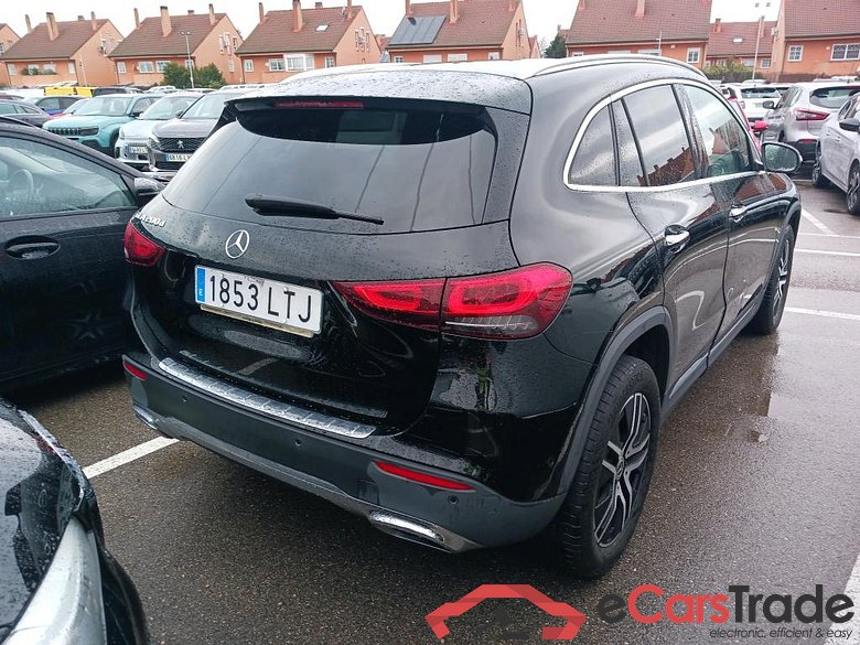MERCEDES-BENZ GLA / 2020 / 5P / todoterreno GLA 200 D #2