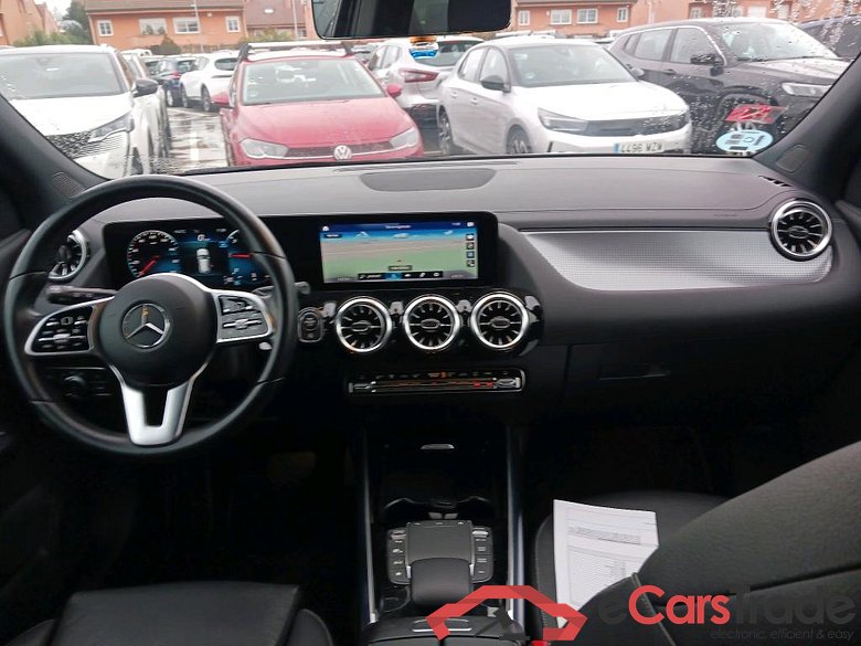 MERCEDES-BENZ GLA / 2020 / 5P / todoterreno GLA 200 D #3