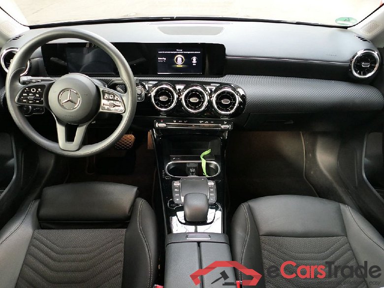 CLA -Klasse Shooting Brake CLA 180 (118.684) 1.3  AT7 E6d #3