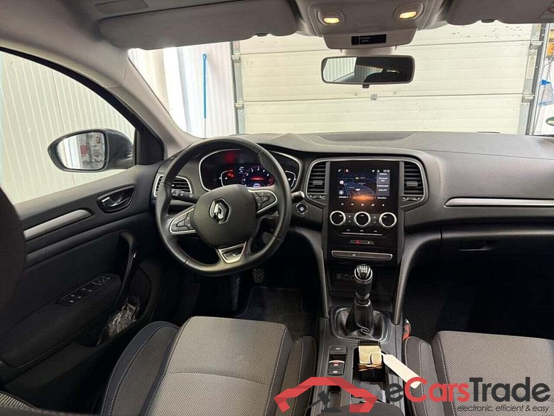 RENAULT Mégane Estate 1.3 TCe140 Equilibre #3