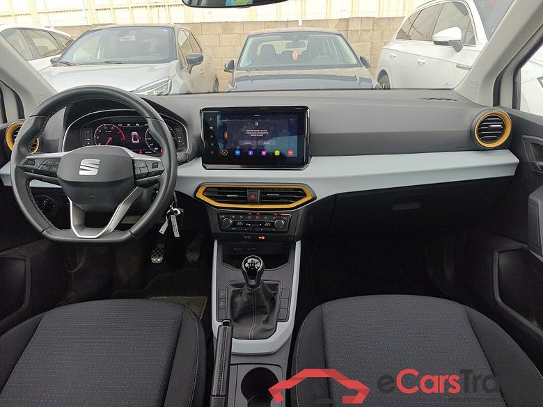 SEAT Arona / 2017 / 5P / todoterreno 1.0 TSI 81kW (110CV) Style Plus (AC) #3