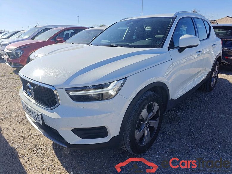 VOLVO XC40 / 2017 / 5P / todoterreno 2.0 B4 G AWD Momentum Pro Auto #1