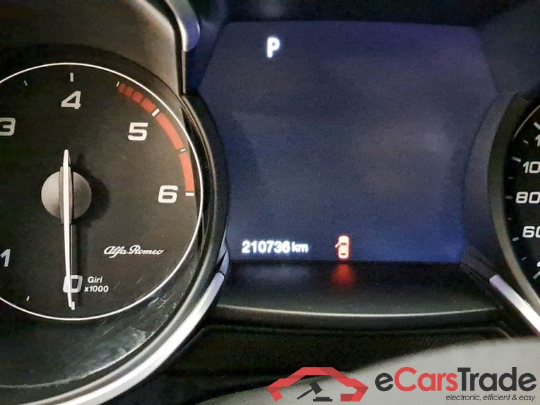 ALFA ROMEO STELVIO / 2017 / 5P / SUV 2.2 TURBO DIESEL 210CV VELOCE TI AT8 Q4 #4