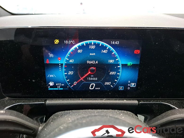 MERCEDES-BENZ GLA / 2020 / 5P / SUV 2.0 GLA 200 D BUSINESS LINE DCT #6