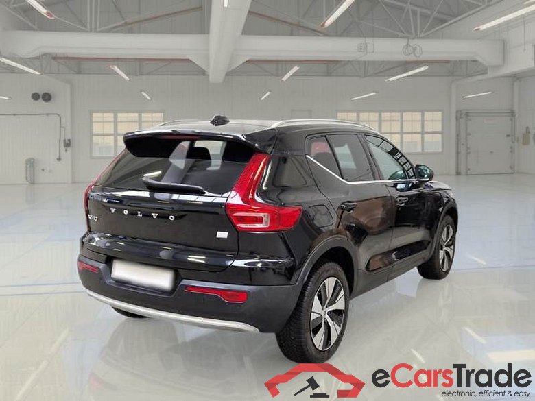 VOLVO XC40 / 2021 / 5P / SUV T4 RECHARGE PLUG-IN AUTO CORE #2