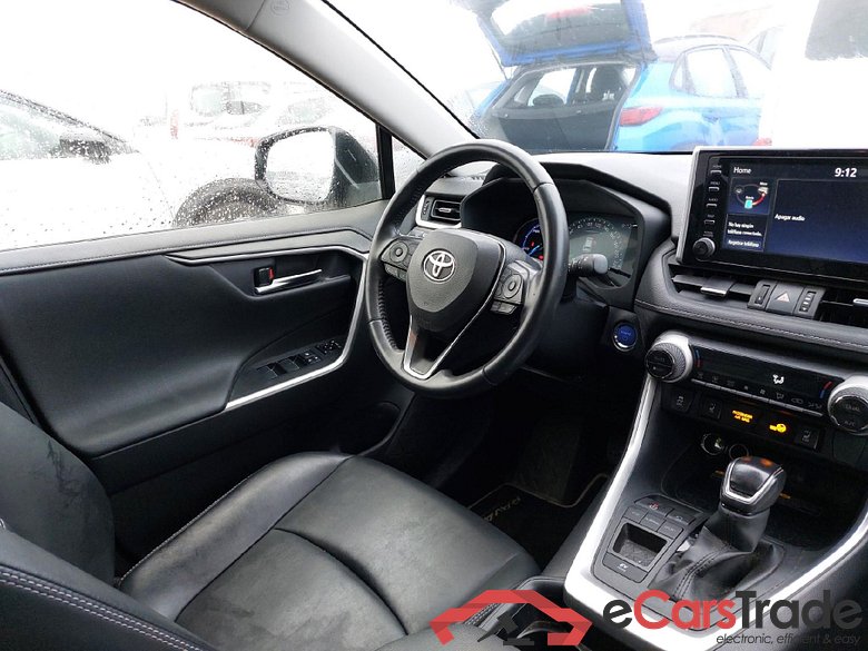 TOYOTA Rav4 / 2018 / 5P / todoterreno 2.5l 220H Advance Plus #3
