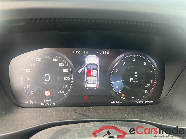 VOLVO XC40 / 2017 / 5P / todoterreno 1.5 T2 Momentum Pro Auto #4