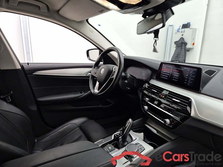 BMW 5-serie 530i xDrive High Executive AUT #3