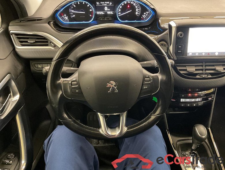 PEUGEOT 2008 1.2 PureTech Allure S&S #5