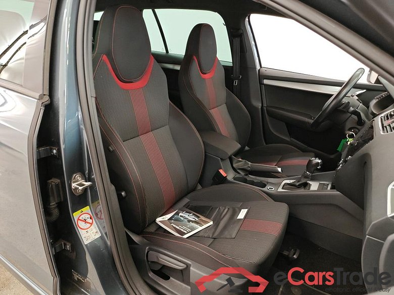 Skoda Octavia Combi 1.6 TDI Greentech DSG Sport Business 5d #3