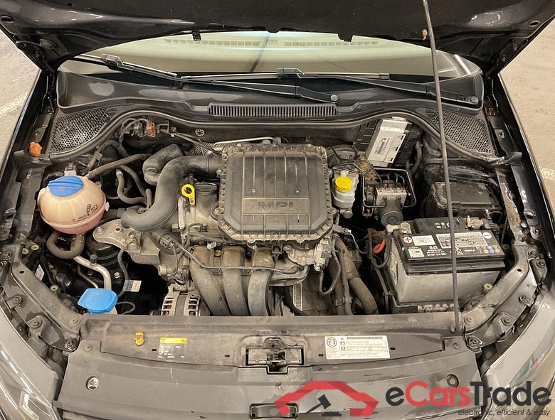 VOLKSWAGEN Polo Polo Trendline 1.0  BlueMotion Technology 55 kW (75 ch) 5 vitesses manuel #4