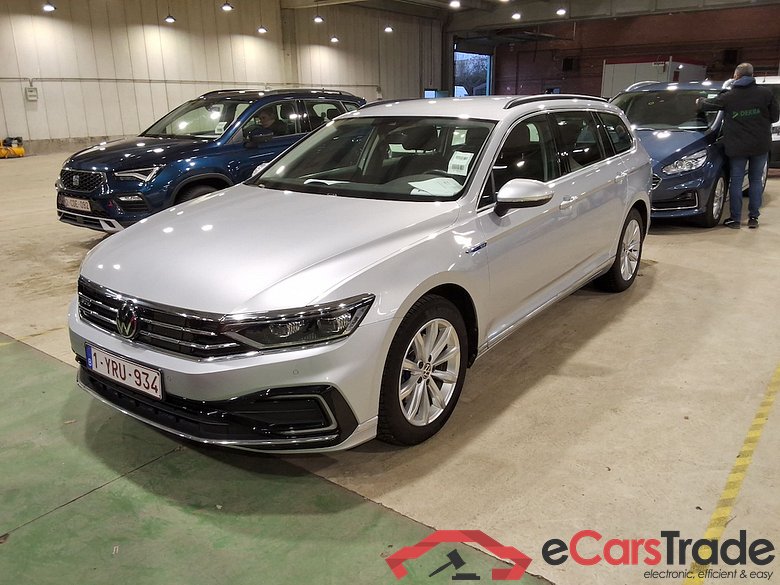 VOLKSWAGEN Passat 1.4 TSI MSQ VARIANT GTE BUSINESS #1