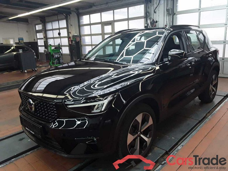 Volvo XC40 (2017->) DE - SUV5 B4 2WD EU6d, Plus Dark (EURO 6d), (Facelift) 2022 - 2024 #1